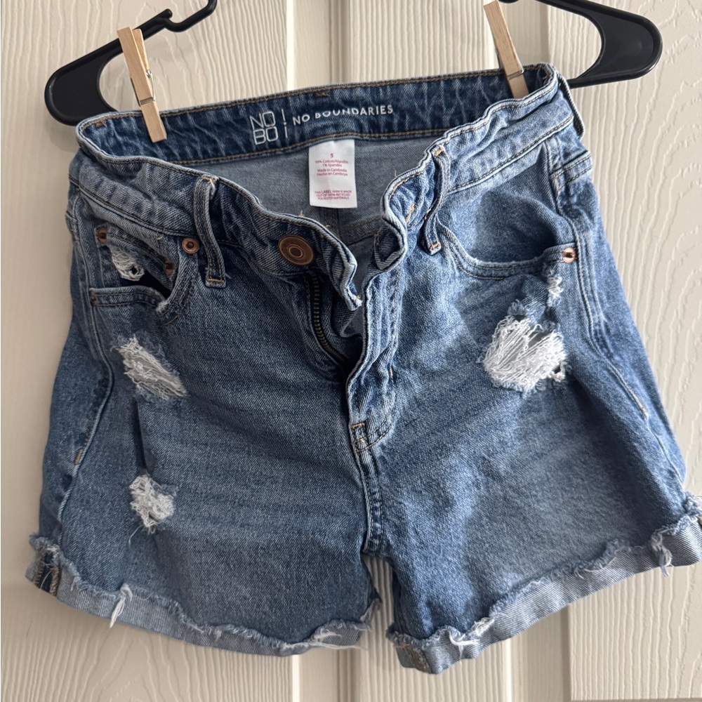 No Boundaries Distressed Blue Jean Shorts